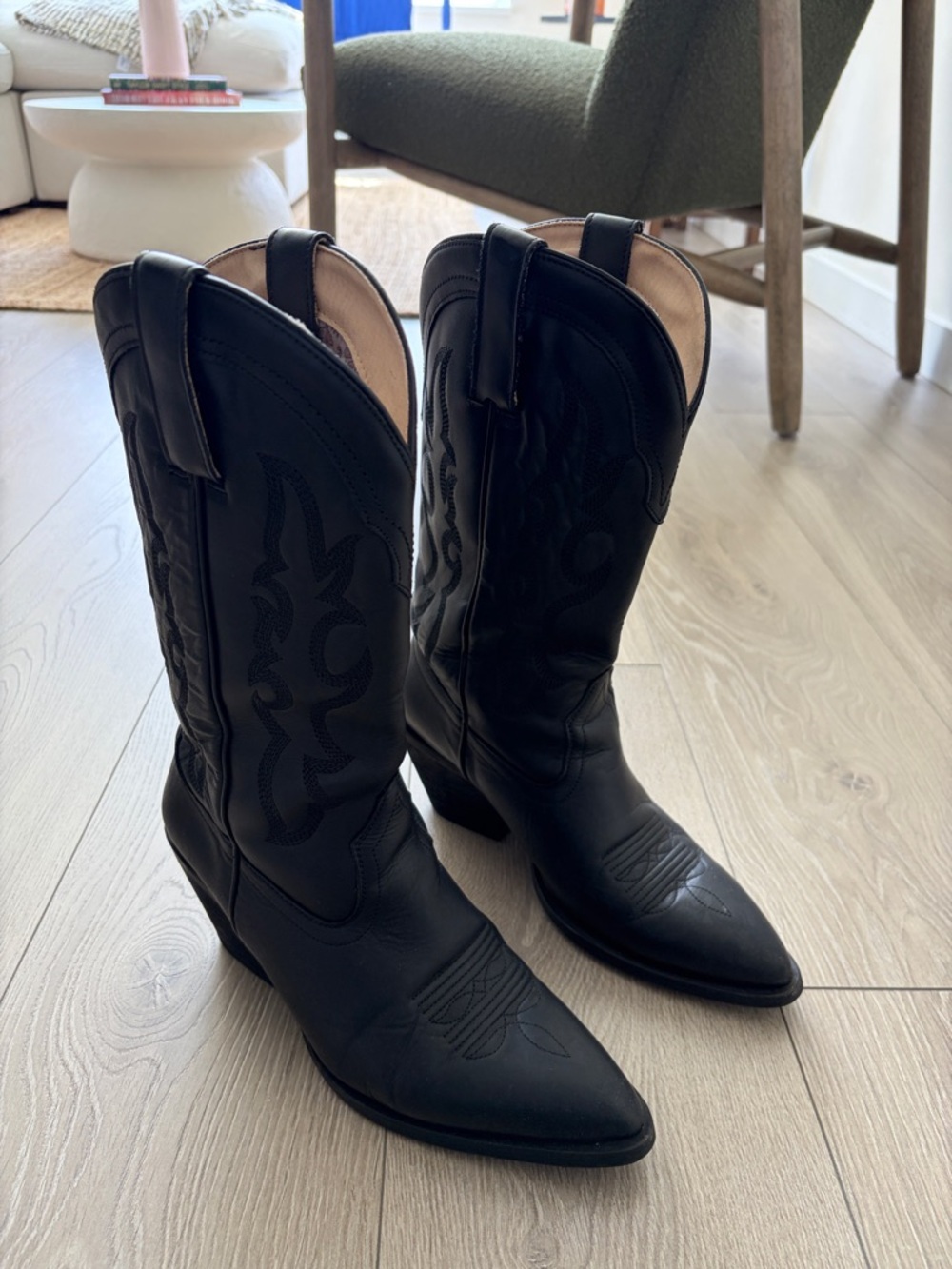 Shyanne Black Western Cowboy Boots for Women, size 8